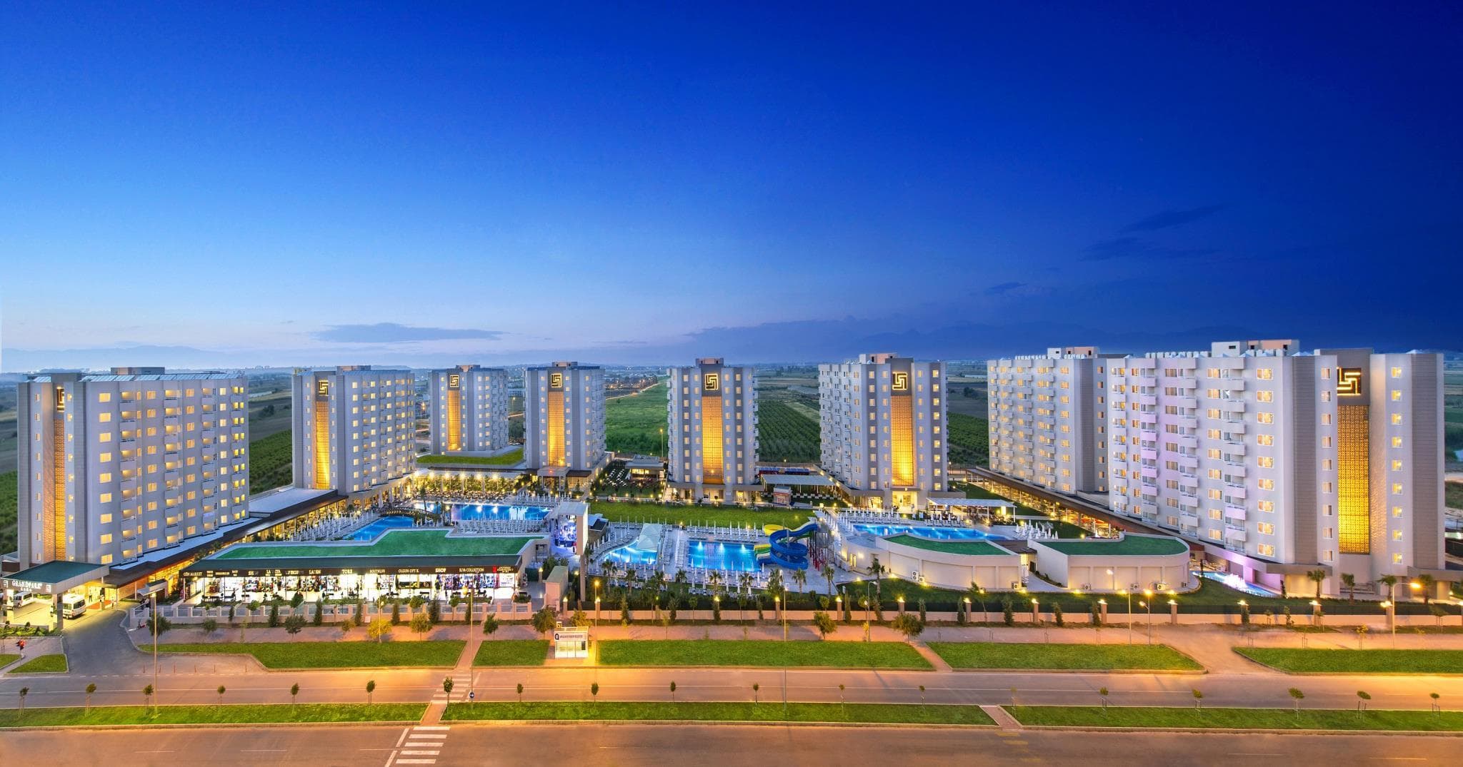 Grand Park Lara