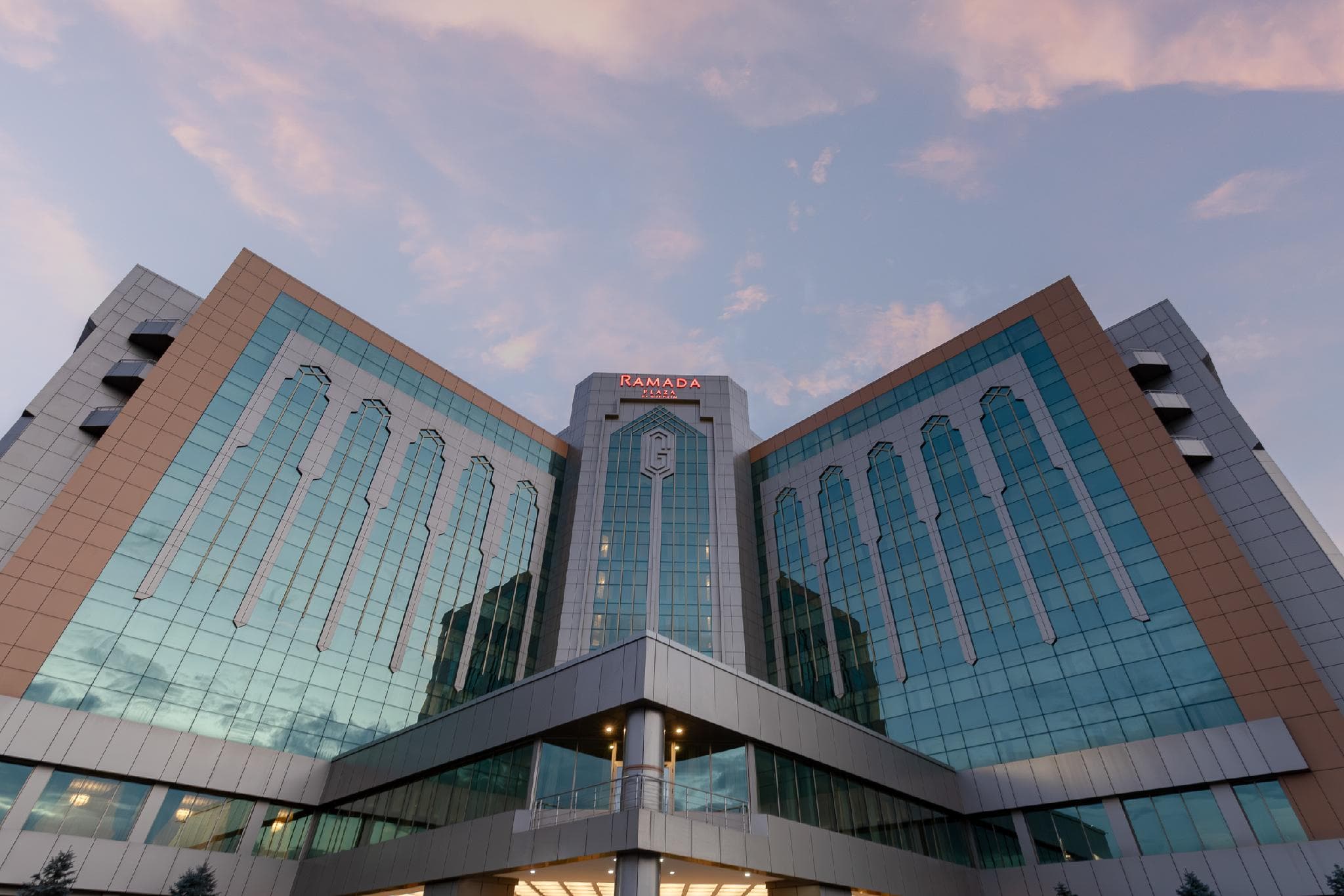 Ramada Plaza by Wyndham Gence