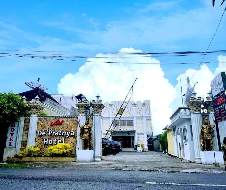 Votel Hotel DePratnya Kediri