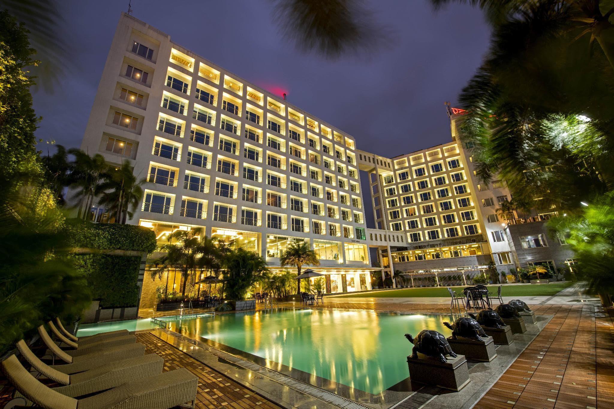Express Inn The Business Luxury Hotel