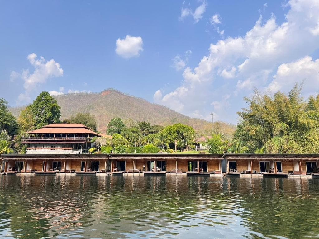 The Hub Erawan Resort