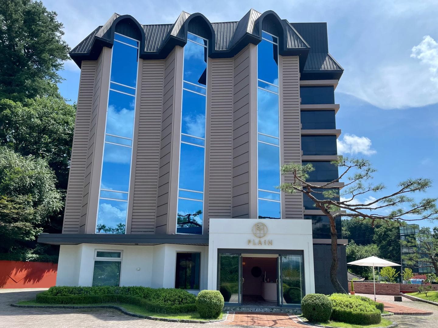 Plain Hotel