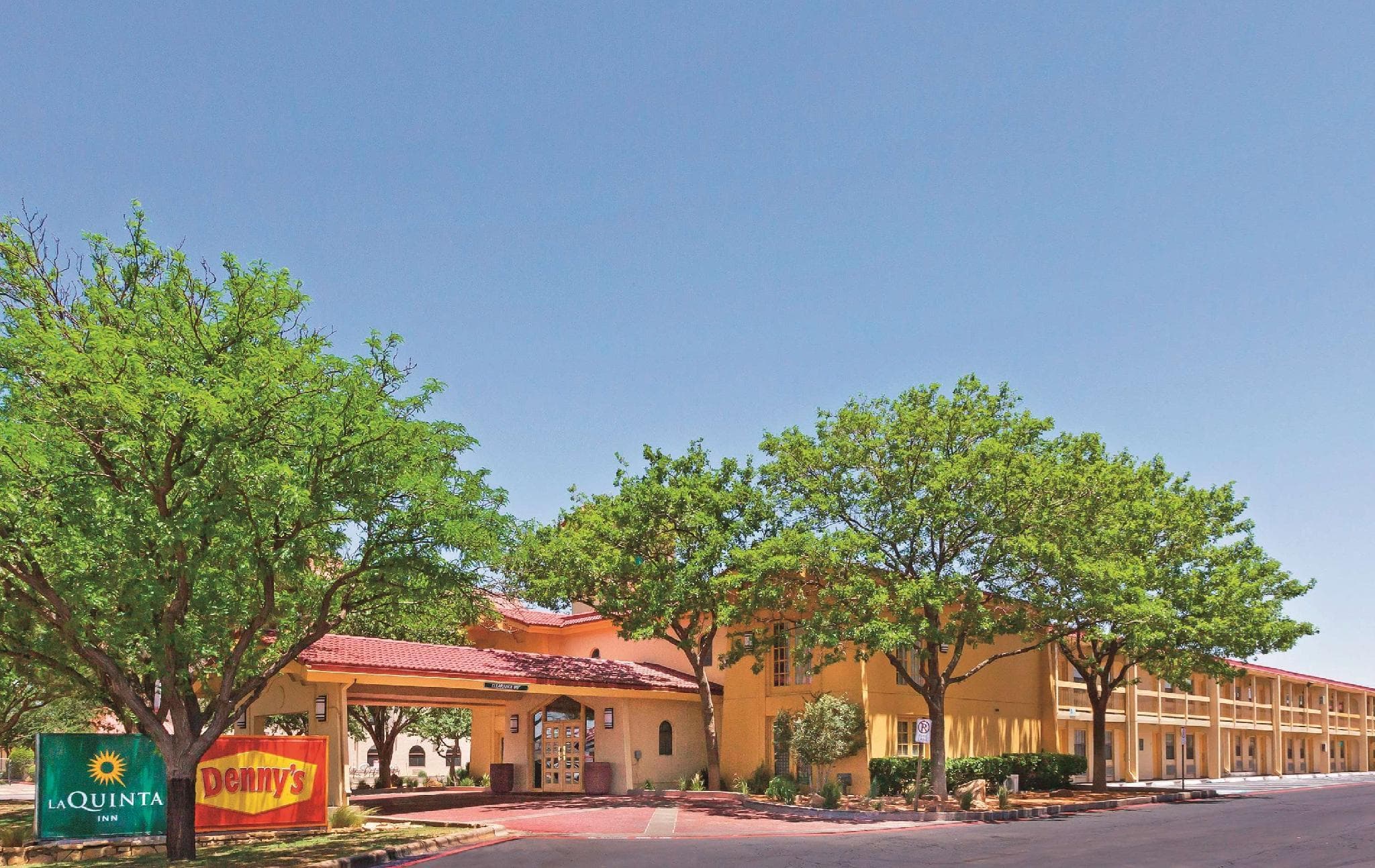 Baymont by Wyndham Lubbock - Downtown Civic Center