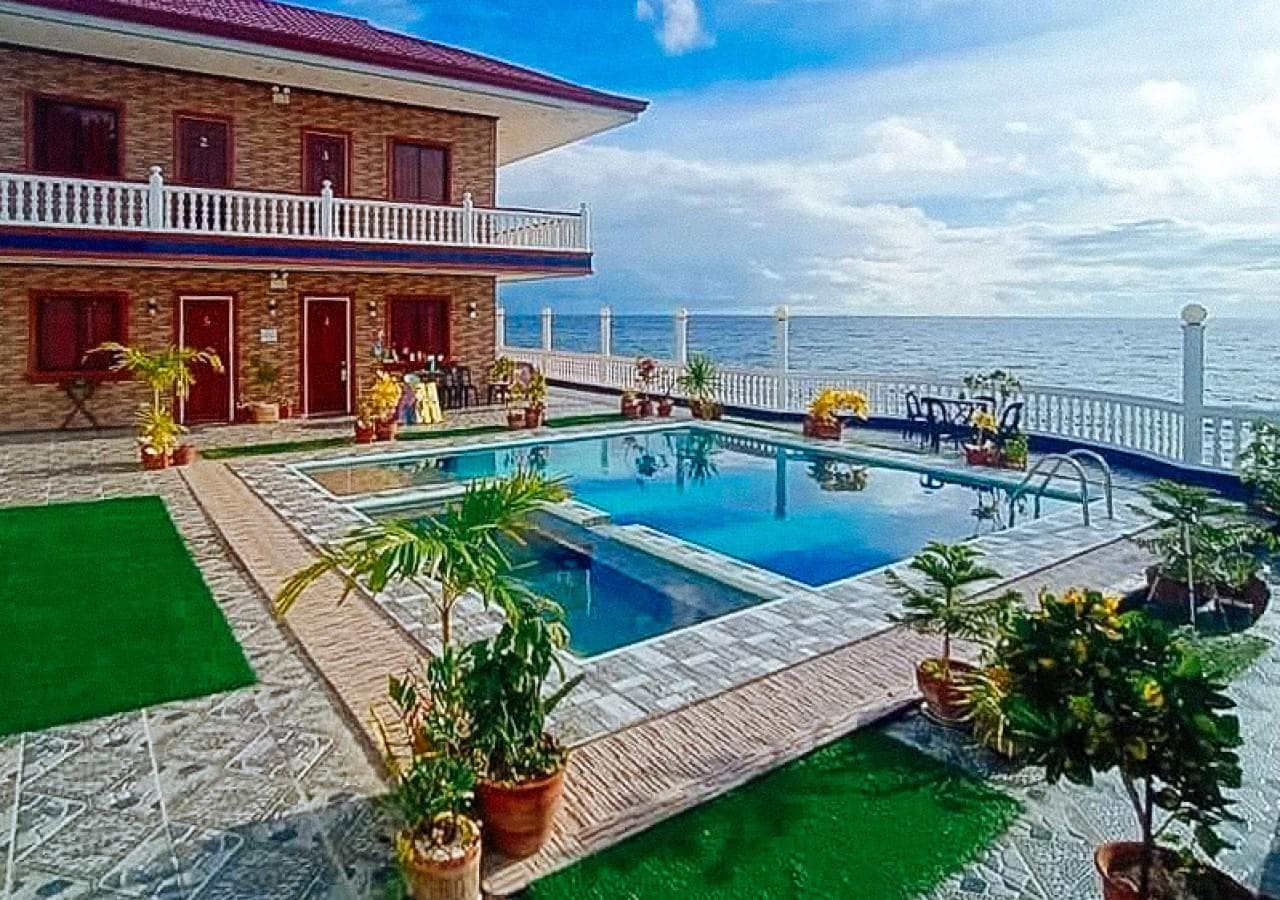 RedDoorz Plus @ Billys Resort Oslob