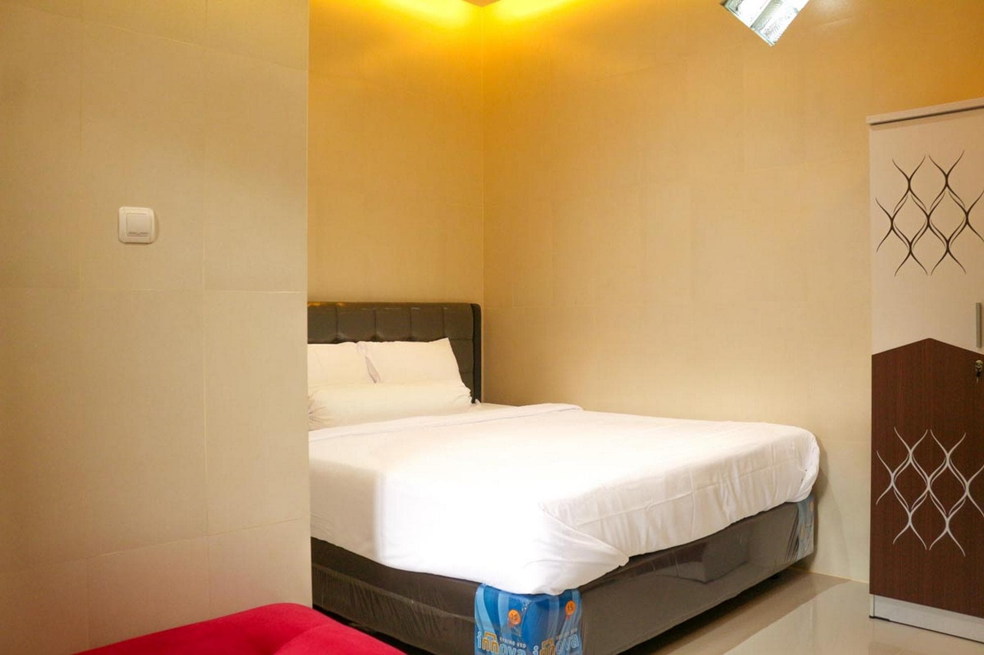 HP Residence Mitra RedDoorz near Alun Alun Kediri