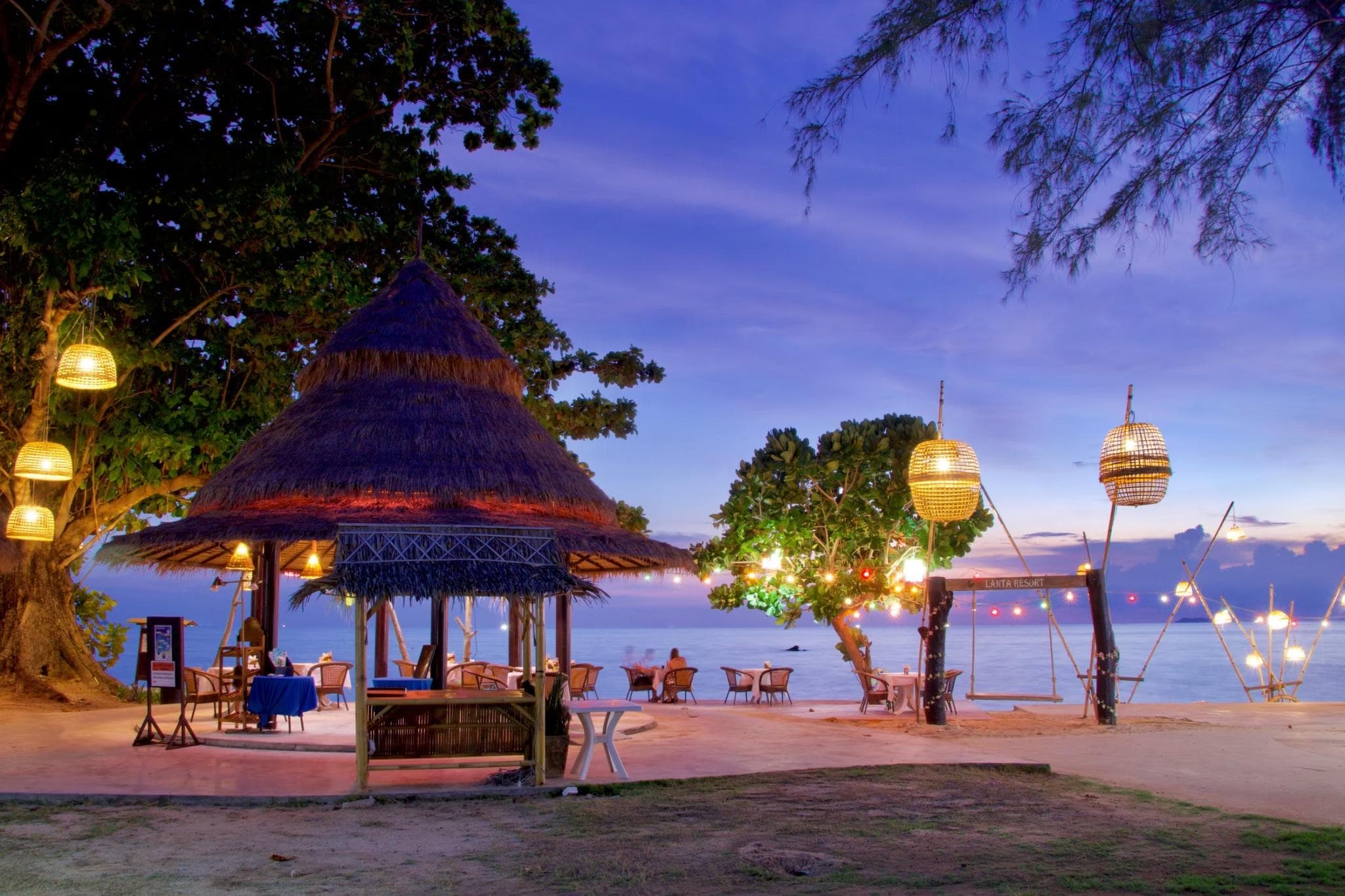 Hotel and Beach Bungalow at Lanta Resort