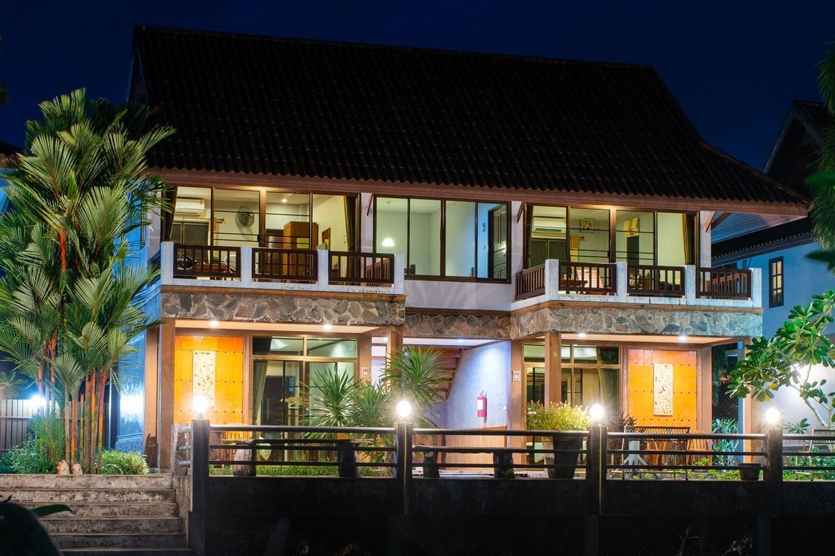 Baanrimnam Resort Hotel