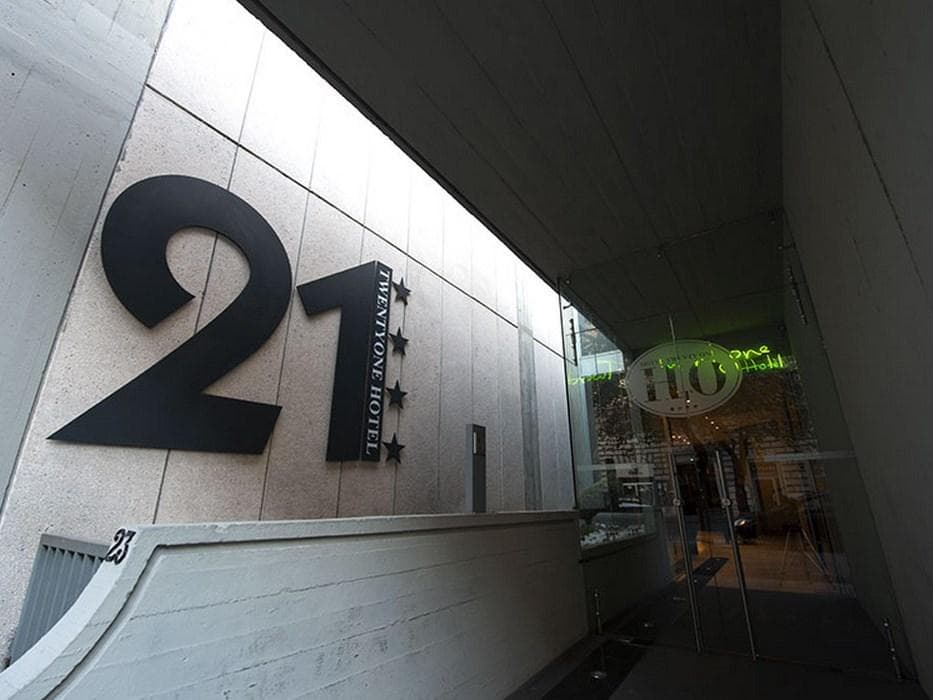 Twenty One Hotel