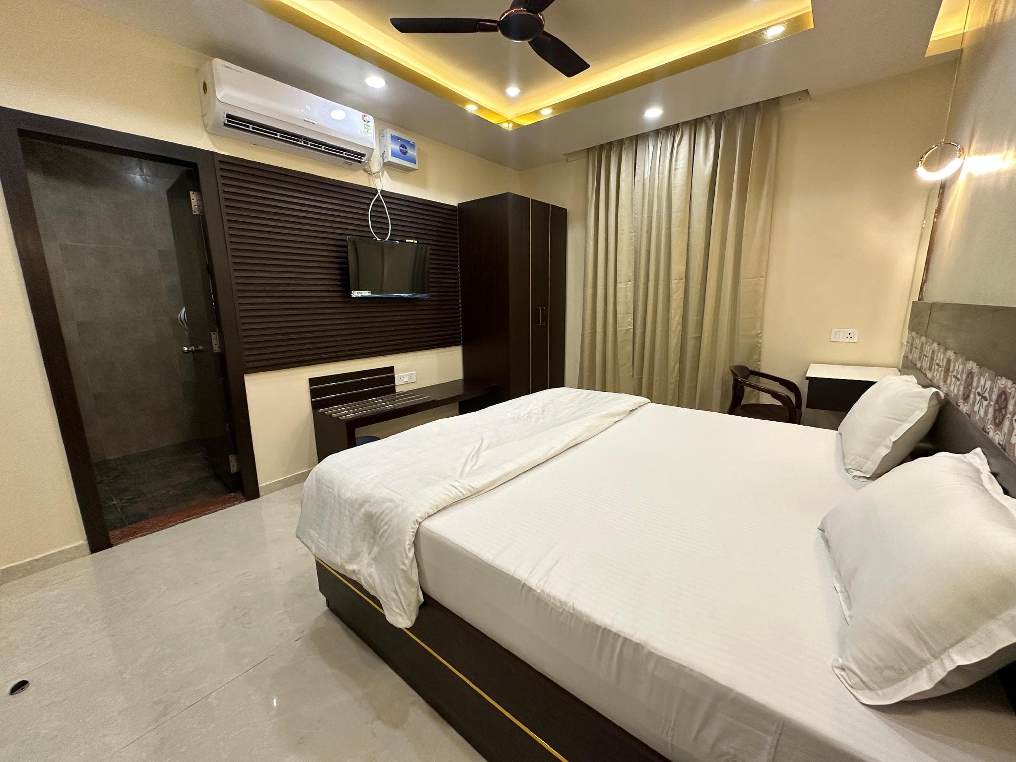 Raghuvar Inn