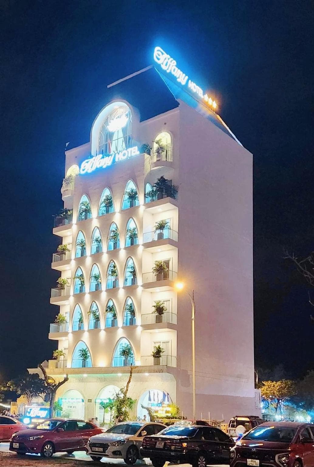 Tiffany Hotel & Restaurant