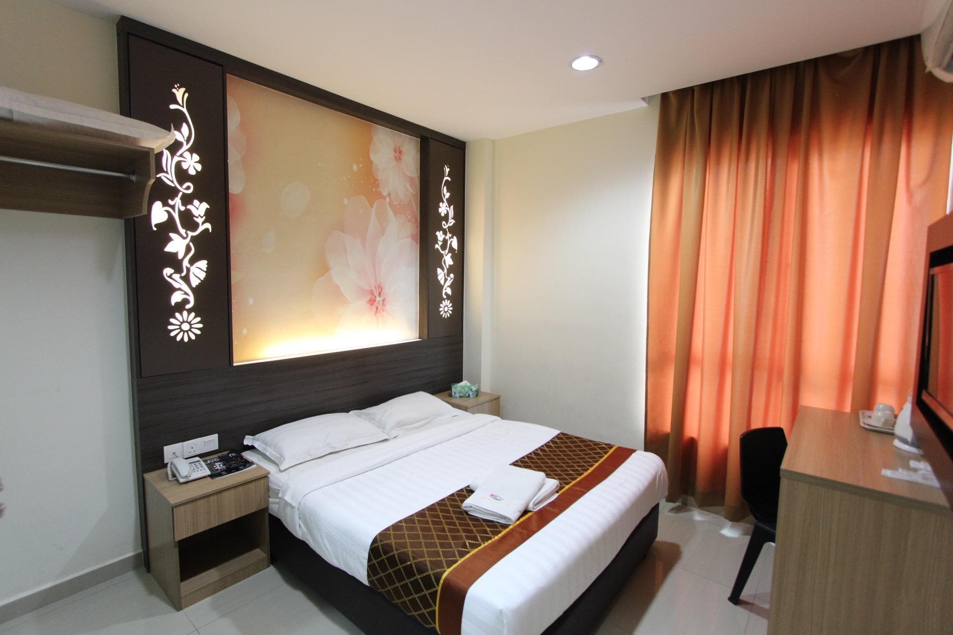 D&F BOUTIQUE HOTEL ERA SQUARE