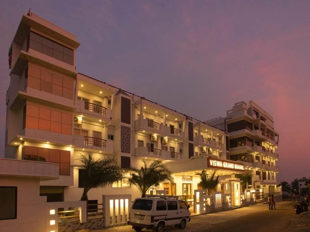 HOTEL VISWA GRAND