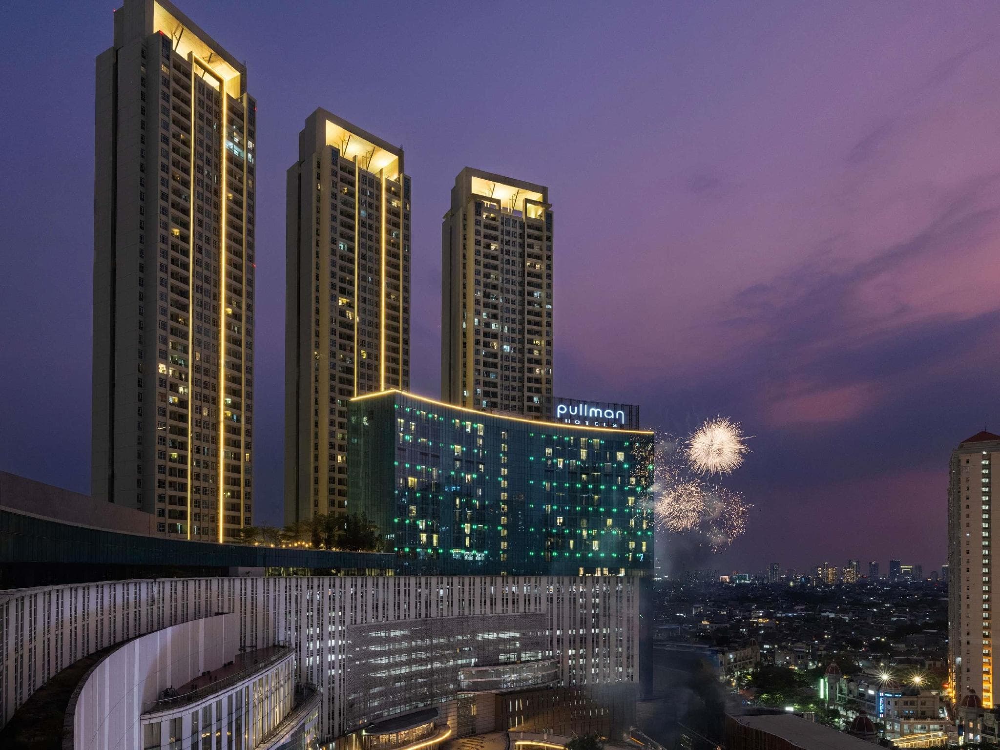 Pullman Jakarta Central Park Hotel