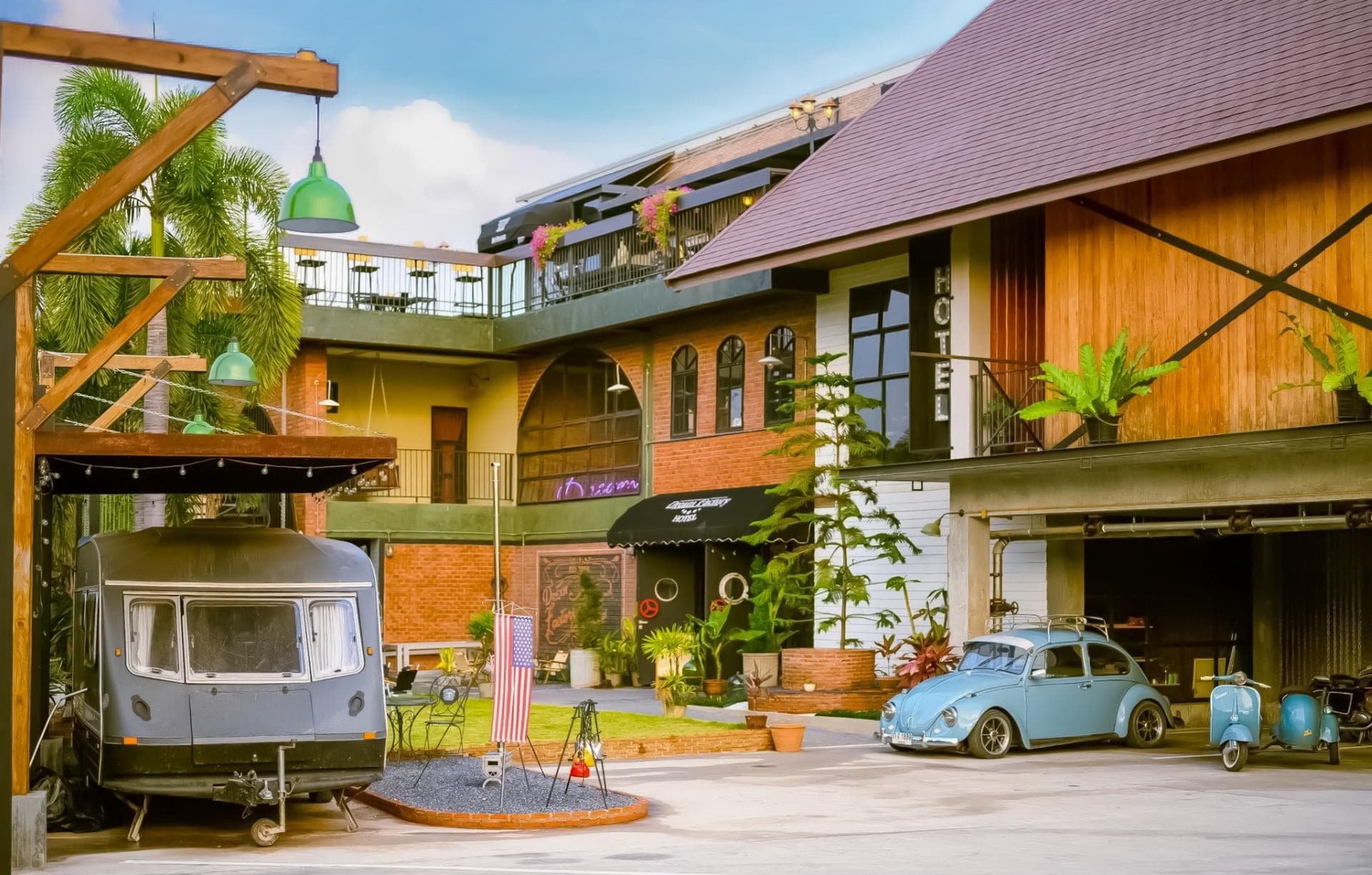 Dream Factory Hotel & Rooftop Bar
