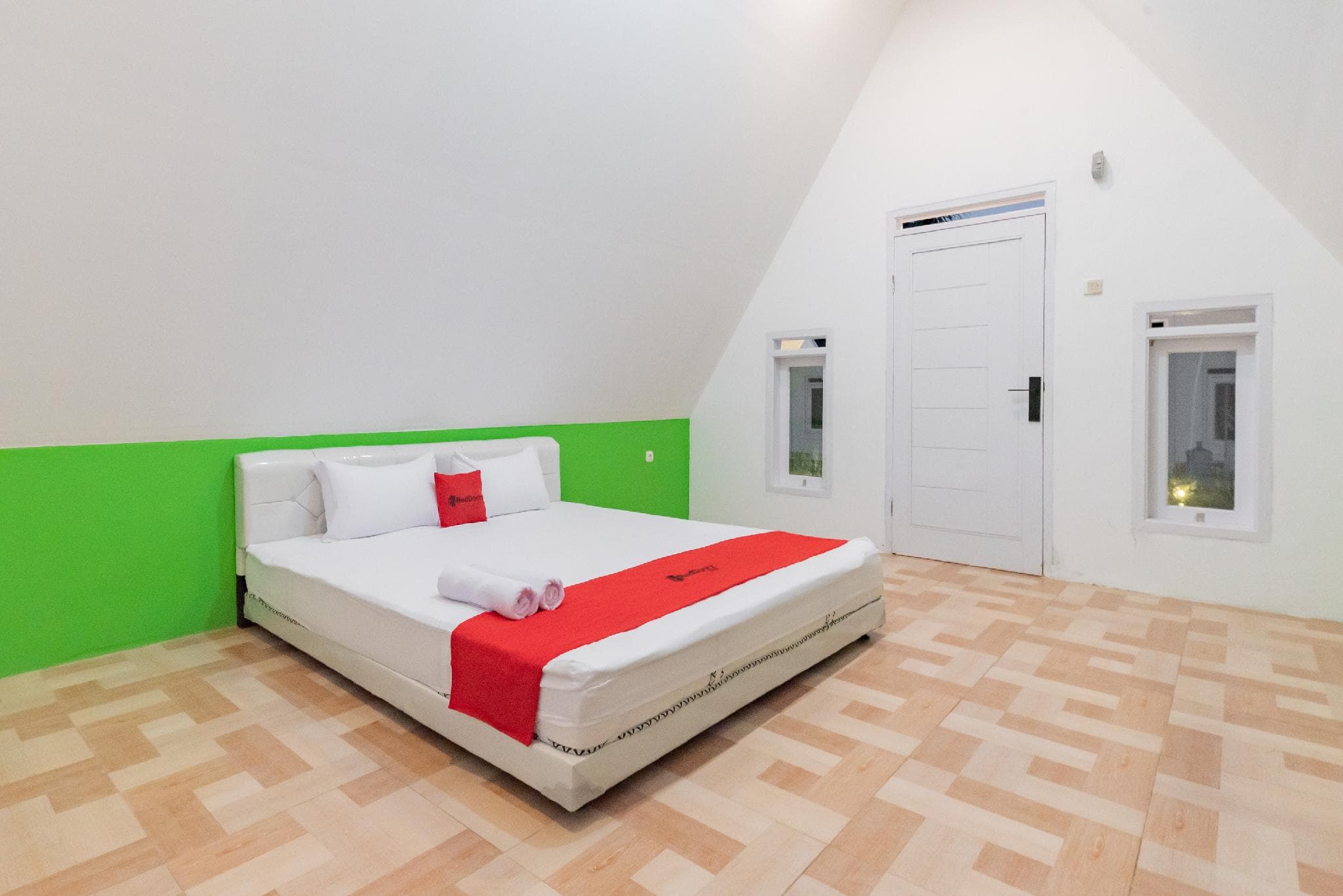 RedDoorz Syariah Plus near Sukabumi Station