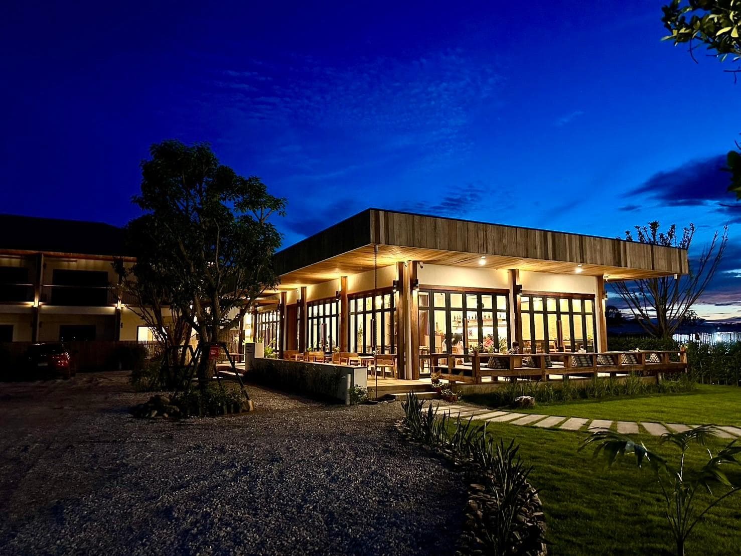 Zenery Lake Resort