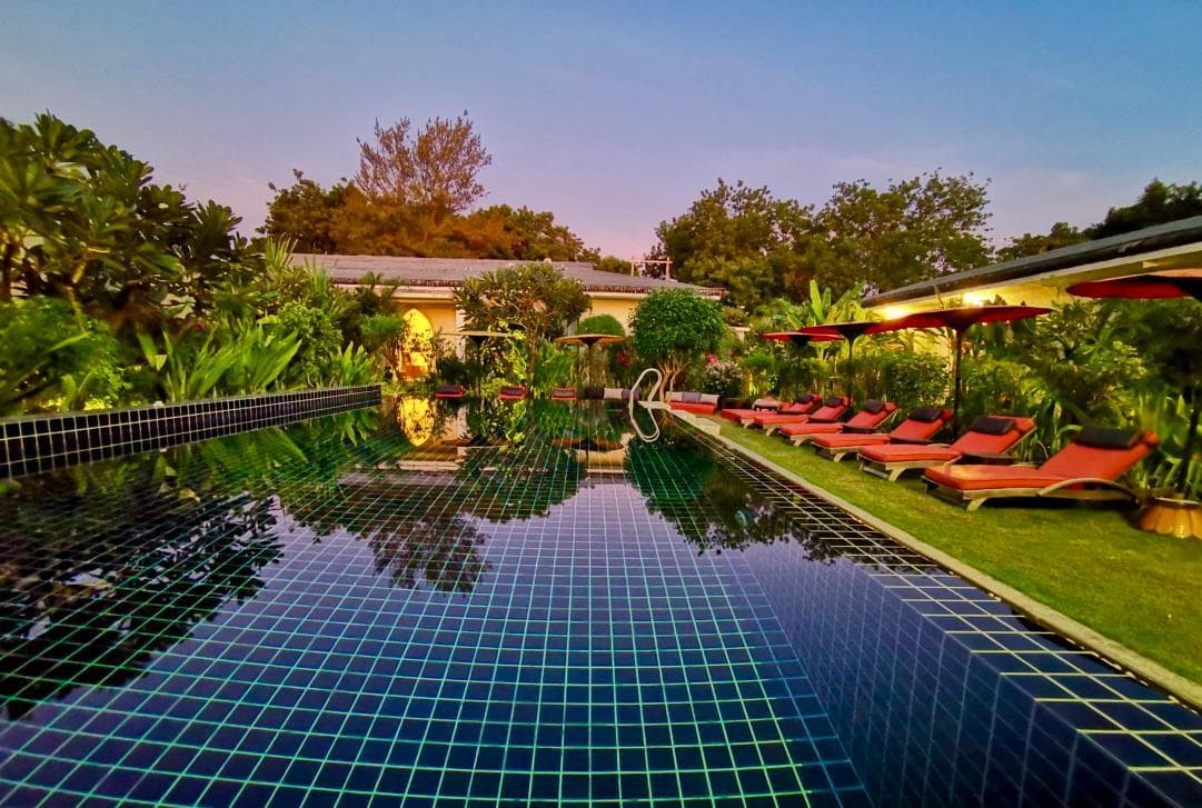 Blue Bird Hotel