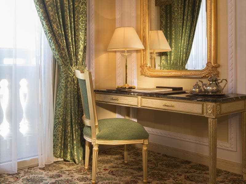 Royal Rose Hotel Abu Dhabi, Curio Collection by Hilton