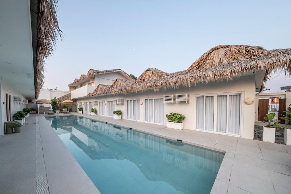 La Zarene Suites