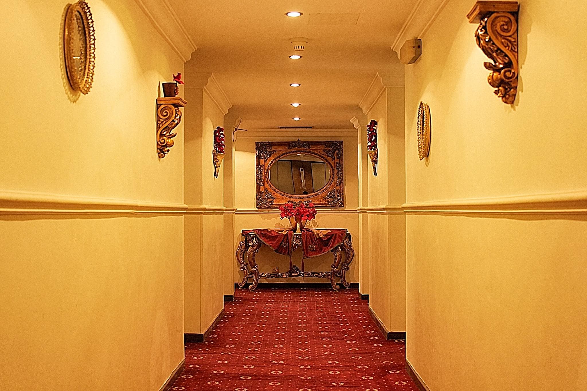 Carlton Tower Hotel